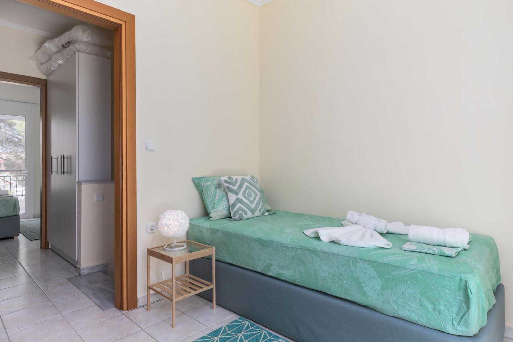 Alexandra'S Maisonette. Paralia Dionysiou Exterior foto