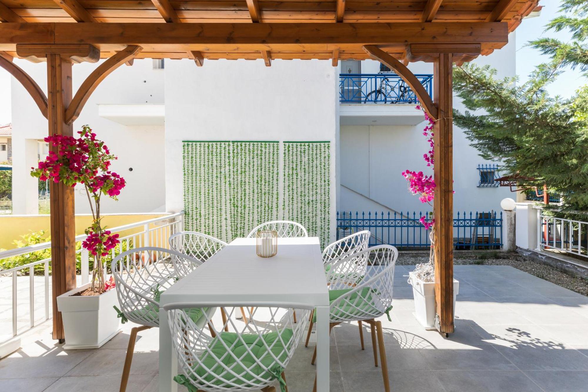 Alexandra'S Maisonette. Paralia Dionysiou Exterior foto